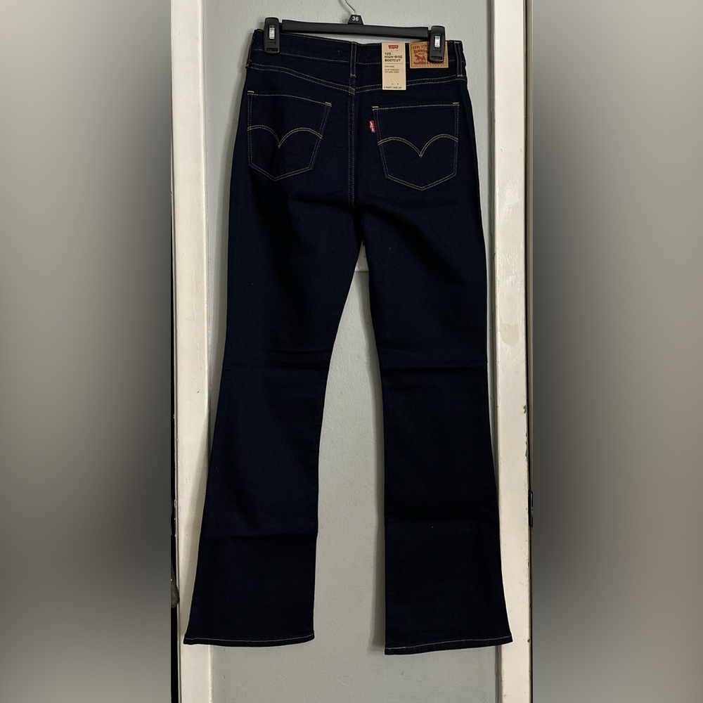 Levi’s Women’s Bootcut Jeans - Picture 2 of 3